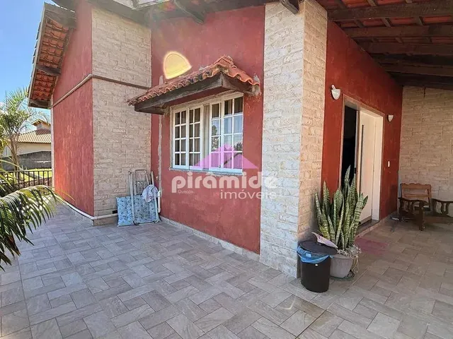 Casa com 815m² 2 quartos e 2 banheiros, à venda, no bairro Lambari em Guararema