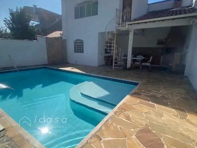 Casa com 394m² 5 quartos e 3 banheiros, à venda, no bairro Bosque dos Eucaliptos em São José dos Campos