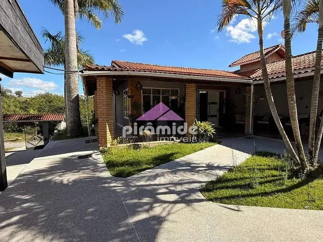 Casa com 1148m² 3 quartos e 4 banheiros, à venda, no bairro Lambari em Guararema