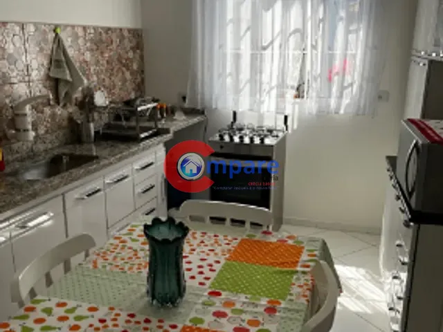 Casa com 130m² 3 quartos e 2 banheiros, à venda, no bairro Vila Galvão em Guarulhos