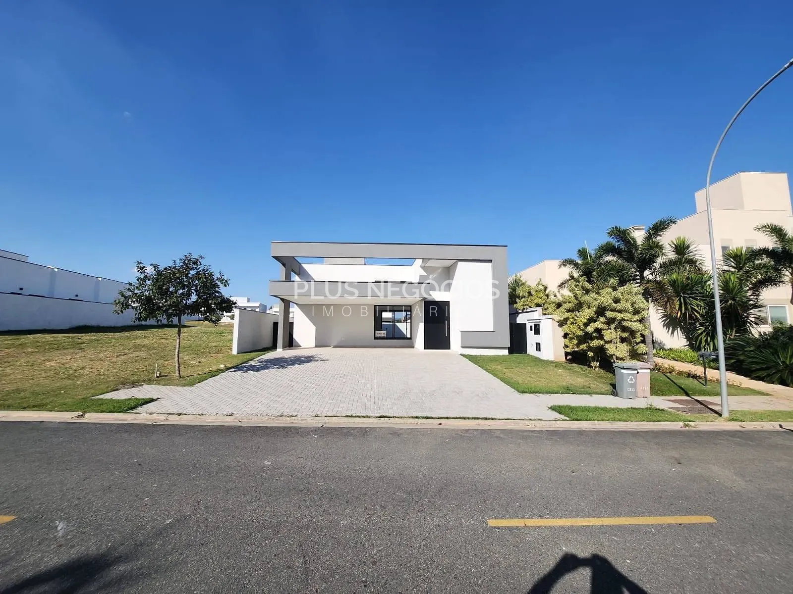 Casa, 3 quartos, 240 m² - Foto 1