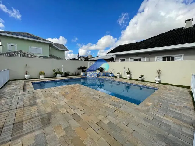 Casa com 840m² 3 quartos e 5 banheiros, à venda ou para alugar, no bairro Jardim Altos de Santana II em Jacareí