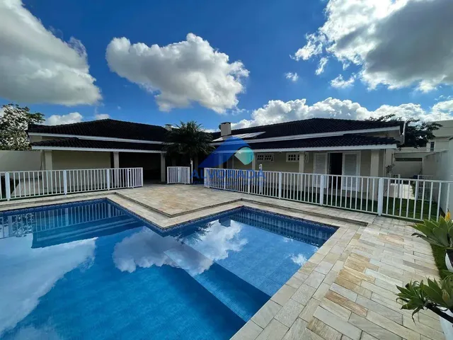 Casa com 840m² 3 quartos e 5 banheiros, à venda ou para alugar, no bairro Jardim Altos de Santana II em Jacareí