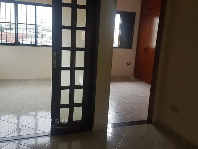 Casa com 210m² 4 quartos e 4 banheiros, à venda, no bairro Jardim Uirá em São José dos Campos