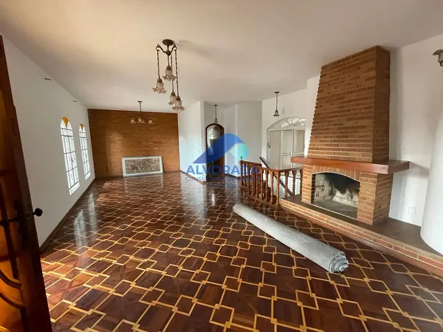 Casa com 1272m² 6 quartos e 5 banheiros, à venda ou para alugar, no bairro Jardim América em Jacareí