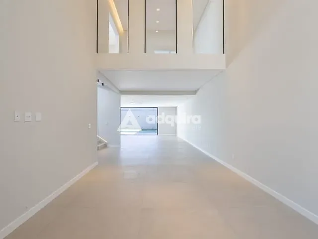 Casa com 394m² 3 quartos e 5 banheiros, à venda, no bairro Colônia Dona Luíza em Ponta Grossa