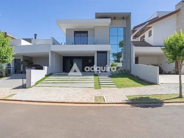 Casa com 394m² 3 quartos e 5 banheiros, à venda, no bairro Colônia Dona Luíza em Ponta Grossa
