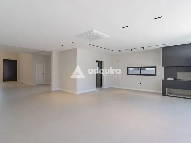 Casa com 394m² 3 quartos e 5 banheiros, à venda, no bairro Colônia Dona Luíza em Ponta Grossa