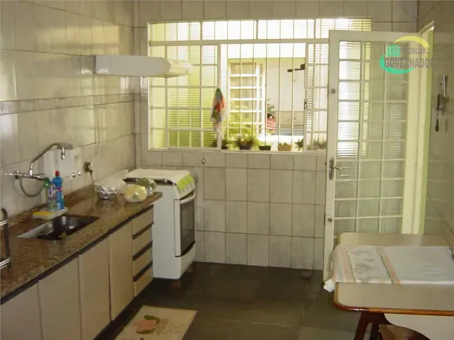Casa com 250m² 3 quartos e 2 banheiros, à venda, no bairro Jardim García em Campinas