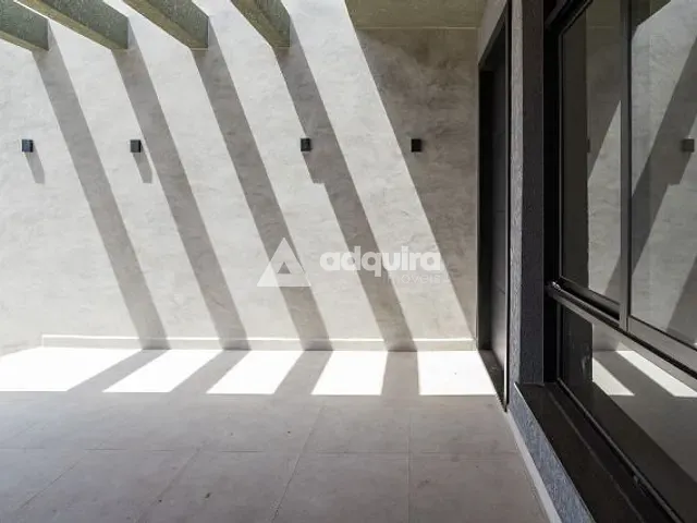 Casa 3 quartos e 2 banheiros, à venda, no bairro Contorno em Ponta Grossa