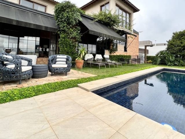 Casa com 900m² 4 quartos e 9 banheiros, à venda, no bairro Tamboré em Santana de Parnaíba