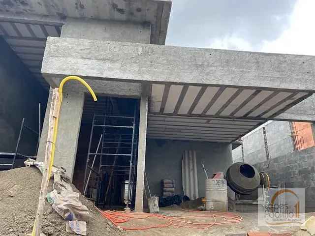 Casa com 384m² 3 quartos e 3 banheiros, à venda, no bairro Loteamento Parque Serras de Atibaia I em Atibaia