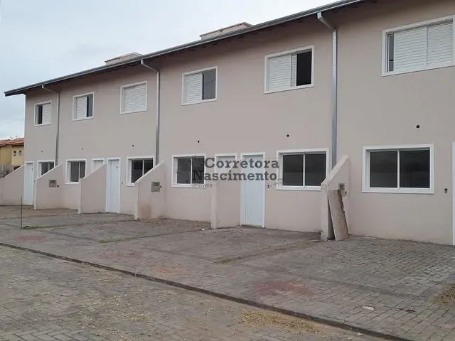 Casa com 64m² 2 quartos e 2 banheiros, à venda, no bairro Jardim Jacinto em Jacareí
