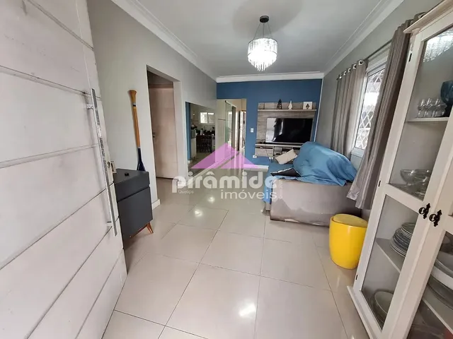 Casa com 300m² 3 quartos e 2 banheiros, à venda, no bairro Barranco Alto em Caraguatatuba