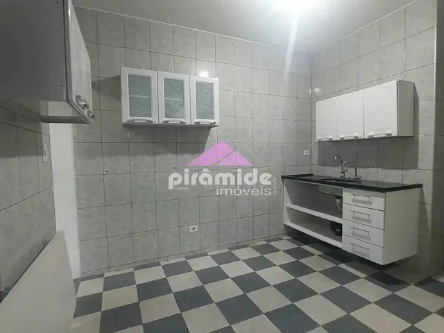 Casa com 10m² 2 quartos e 1 banheiro, para alugar, no bairro Santana em São José Dos Campos