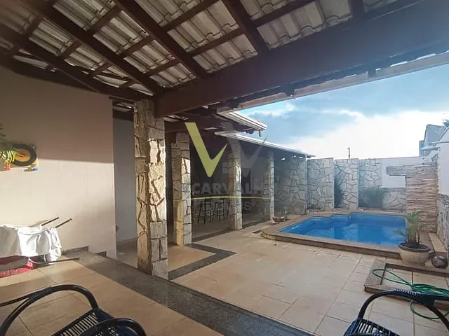 Casa com 300m² 4 quartos e 4 banheiros, à venda, no bairro Santa Izabel em Anápolis