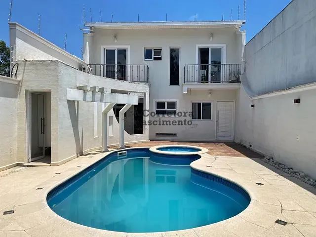 Casa com 216m² 2 quartos e 4 banheiros, à venda, no bairro Loteamento Villa Branca em Jacareí
