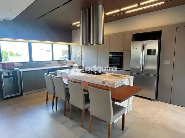 Casa com 501m² 4 quartos e 6 banheiros, à venda, no bairro Jardim Carvalho em Ponta Grossa