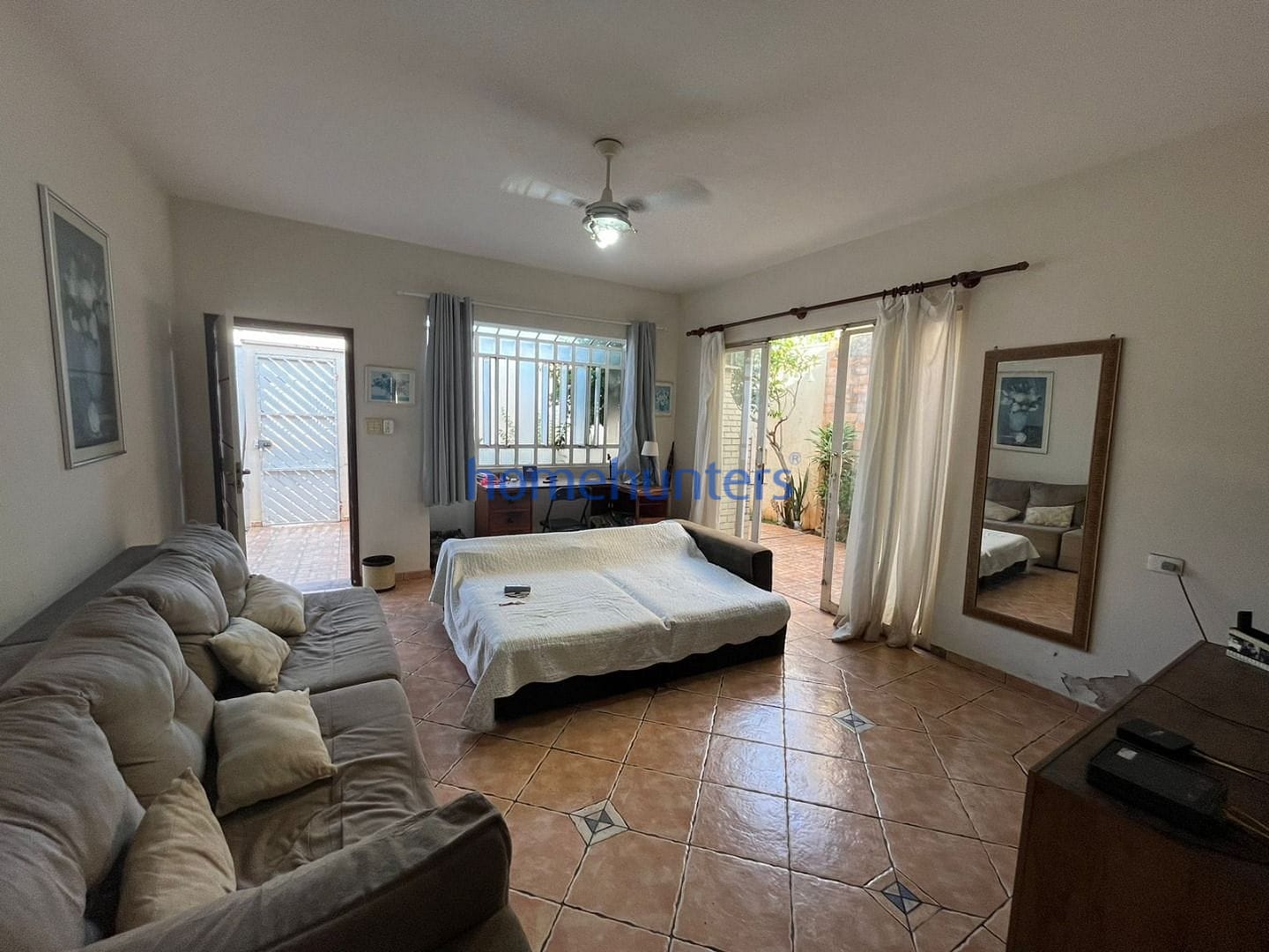 Casa à venda com 3 quartos, 206m² - Foto 1