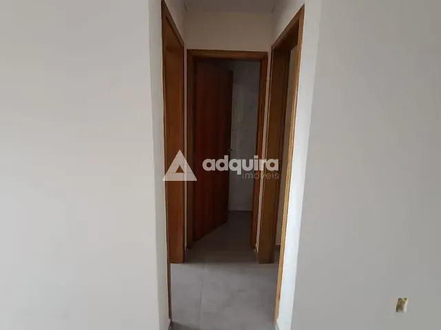 Casa com 175m² 2 quartos e 1 banheiro, à venda, no bairro Contorno em Ponta Grossa