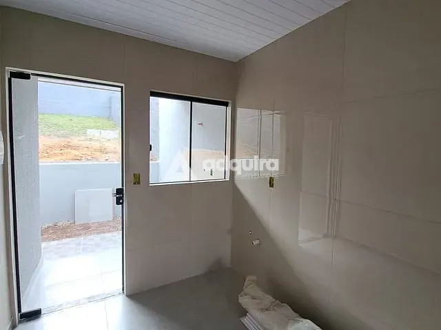 Casa com 175m² 2 quartos e 1 banheiro, à venda, no bairro Contorno em Ponta Grossa