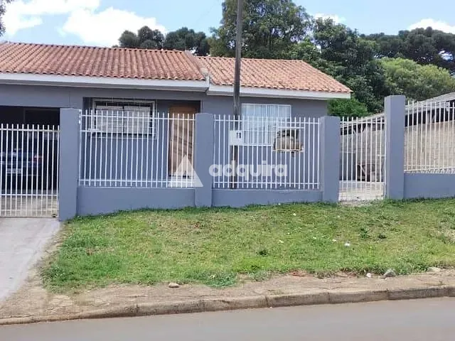 Casa com 516m² 3 quartos e 2 banheiros, à venda, no bairro Uvaranas em Ponta Grossa