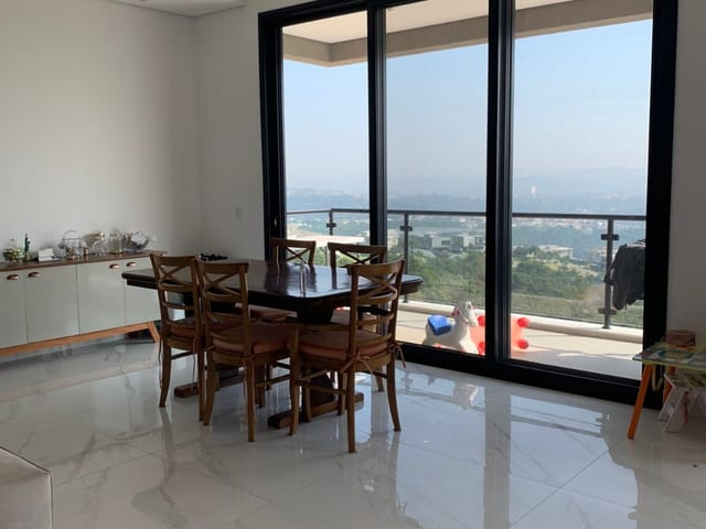 Casa com 524m² 4 quartos e 6 banheiros, à venda, no bairro Alphaville em Santana de Parnaíba