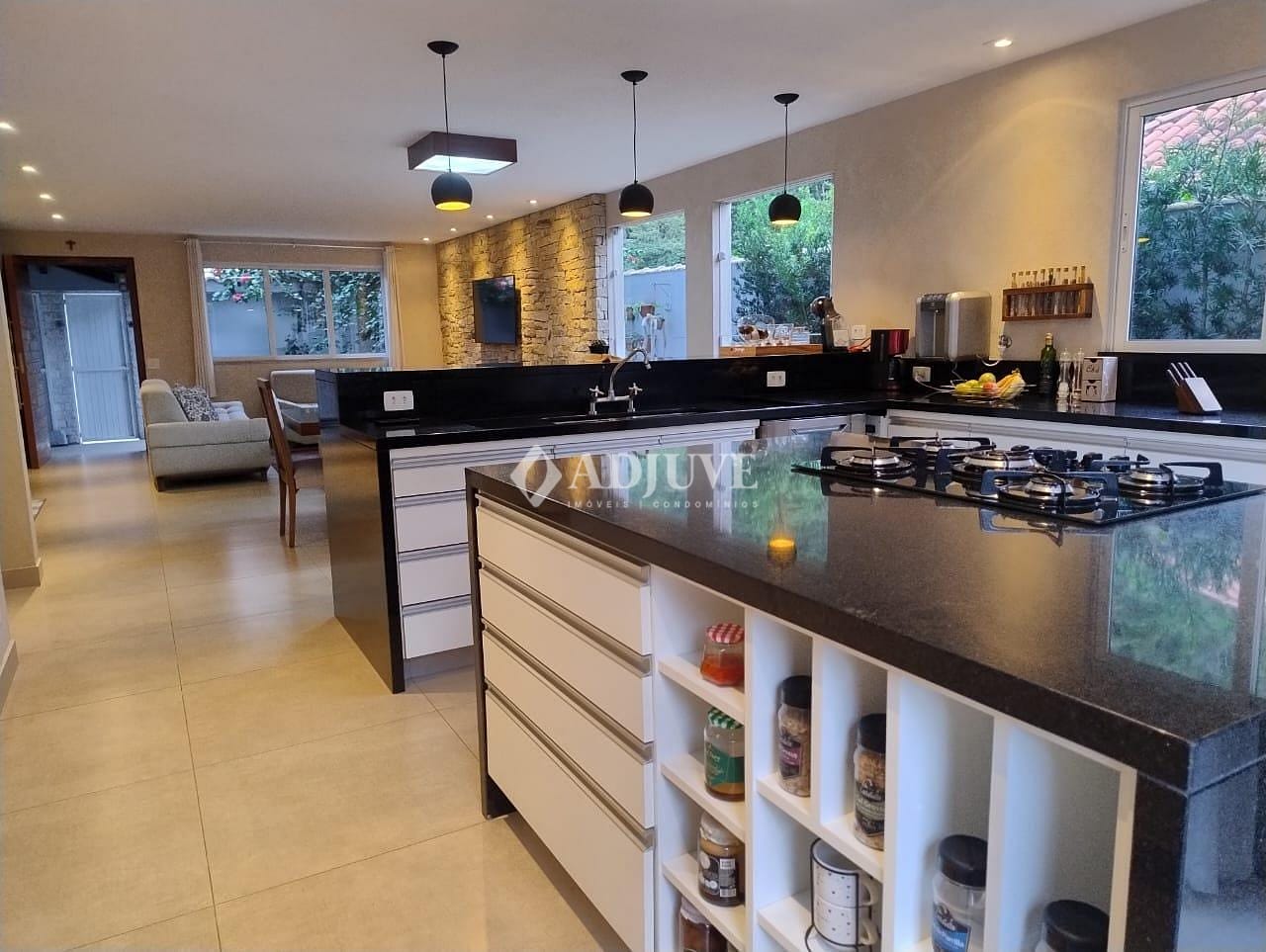 Casa à venda com 2 quartos, 200m² - Foto 32