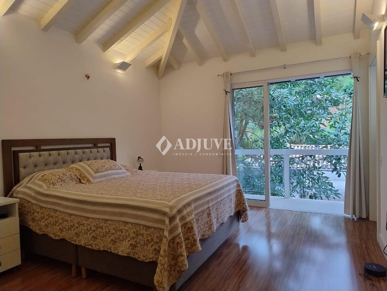 Casa à venda com 2 quartos, 200m² - Foto 36