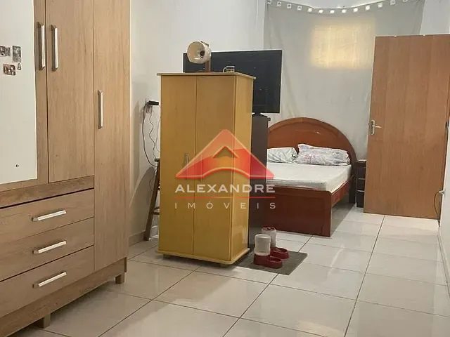 Casa com 222m² 3 quartos e 2 banheiros, à venda, no bairro Monte Castelo em São José dos Campos