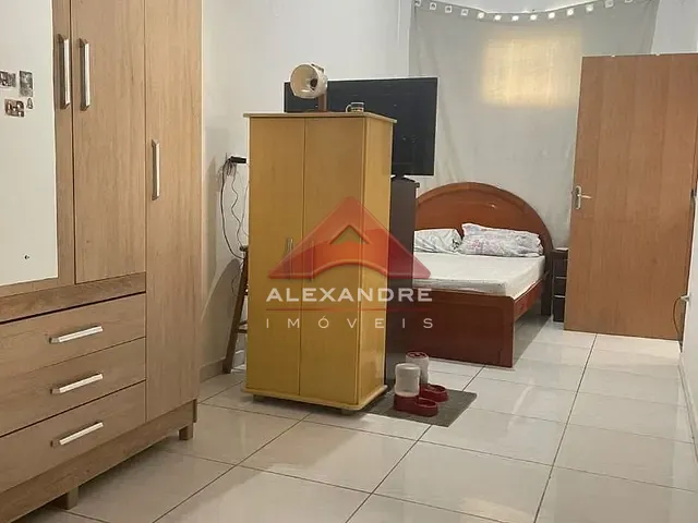 Casa com 222m² 3 quartos e 2 banheiros, à venda, no bairro Monte Castelo em São José dos Campos