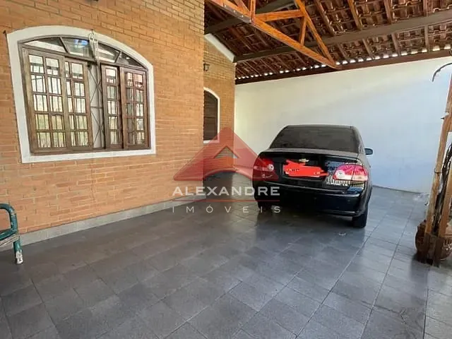 Casa com 222m² 3 quartos e 2 banheiros, à venda, no bairro Monte Castelo em São José dos Campos