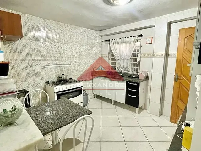 Casa com 222m² 3 quartos e 2 banheiros, à venda, no bairro Monte Castelo em São José dos Campos