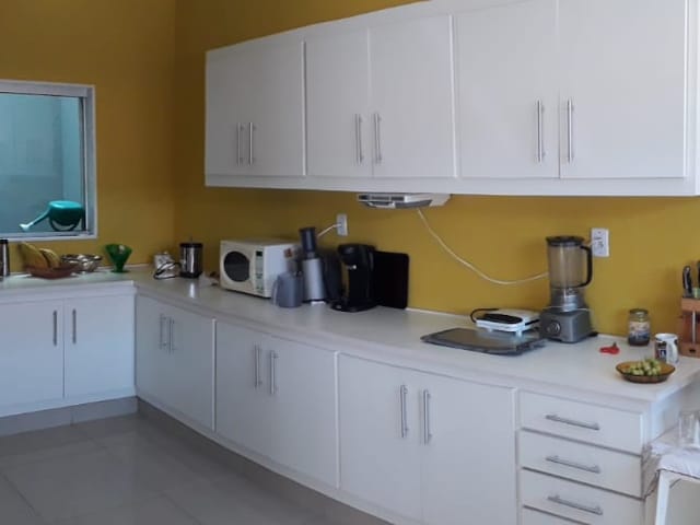 Casa com 300m² 4 quartos e 2 banheiros, à venda, no bairro Portal das Colinas em Guaratinguetá