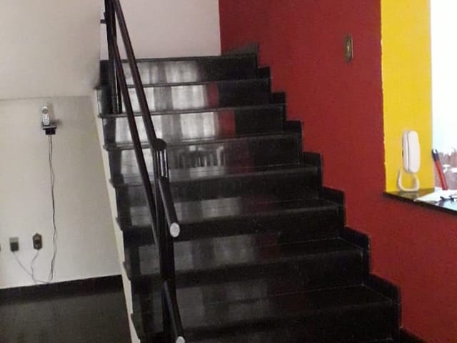 Casa com 300m² 4 quartos e 2 banheiros, à venda, no bairro Portal das Colinas em Guaratinguetá