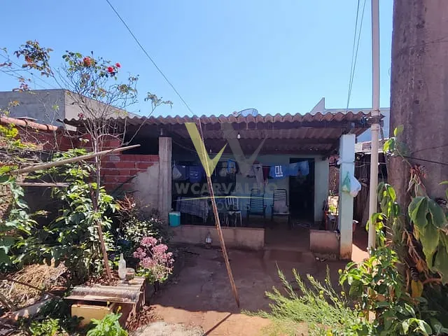 Casa com 300m² 2 quartos e 1 banheiro, à venda, no bairro Parque Residencial das Flores em Anápolis