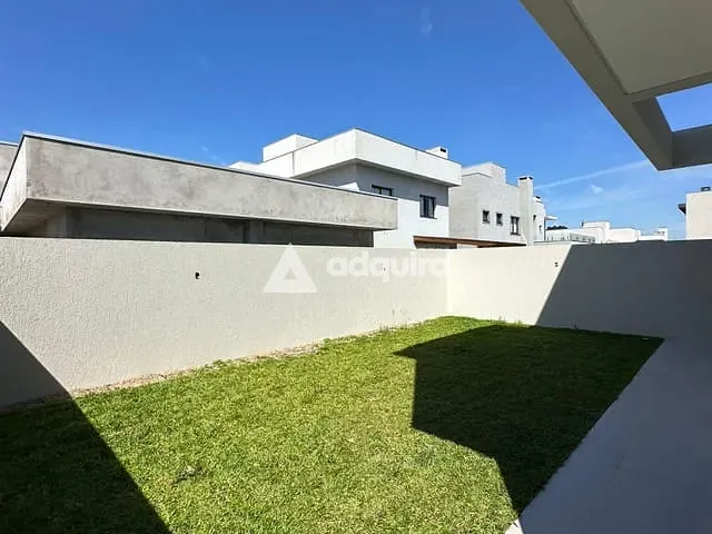 Casa com 200m² 3 quartos e 4 banheiros, à venda, no bairro Cará-cará em Ponta Grossa