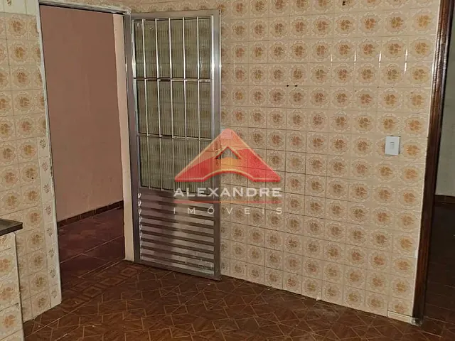Casa com 125m² 2 quartos e 1 banheiro, à venda, no bairro Vila Tesouro em São José dos Campos