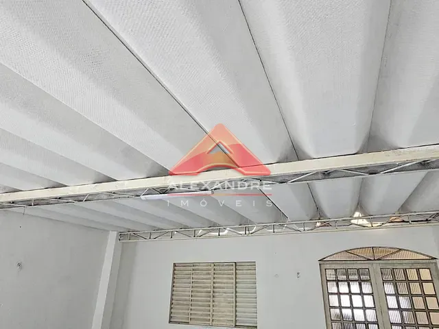 Casa com 125m² 2 quartos e 1 banheiro, à venda, no bairro Vila Tesouro em São José dos Campos