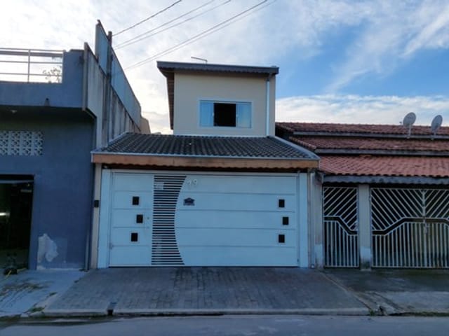 Casa 2 quartos e 2 banheiros, à venda, no bairro Mantiqueira em Pindamonhangaba