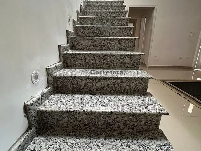 Casa com 250m² 2 quartos e 3 banheiros, à venda, no bairro Vista Verde em São José dos Campos