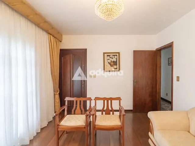 Casa com 700m², à venda, no bairro Jardim Carvalho em Ponta Grossa