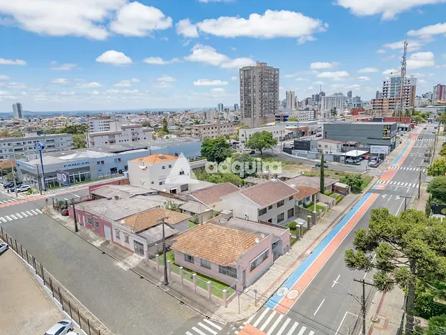 Casa com 700m², à venda, no bairro Jardim Carvalho em Ponta Grossa