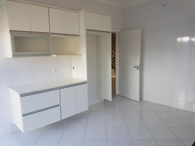 Casa com 283m² 4 quartos e 3 banheiros, à venda ou para alugar, no bairro Urbanova em São José Dos Campos