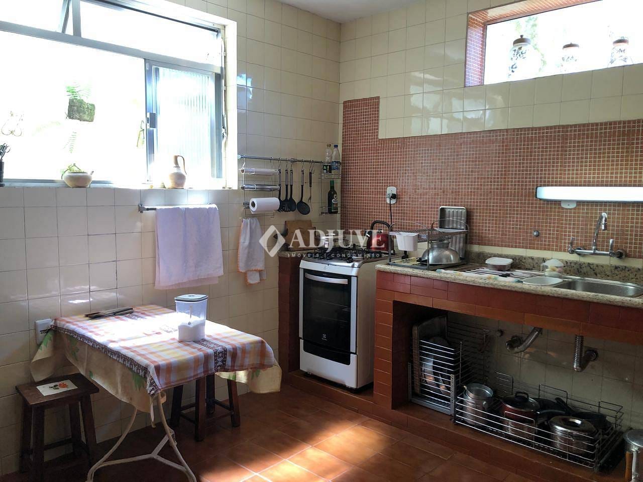Casa à venda com 3 quartos, 250m² - Foto 25