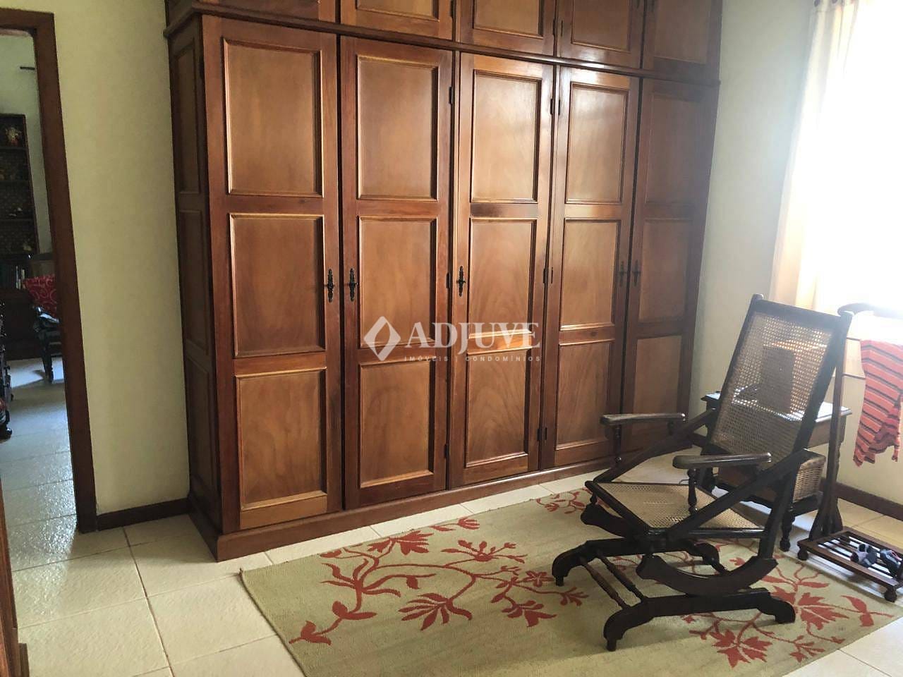 Casa à venda com 3 quartos, 250m² - Foto 8