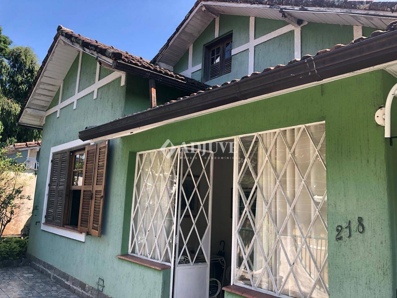 Casa à venda com 3 quartos, 250m² - Foto 1