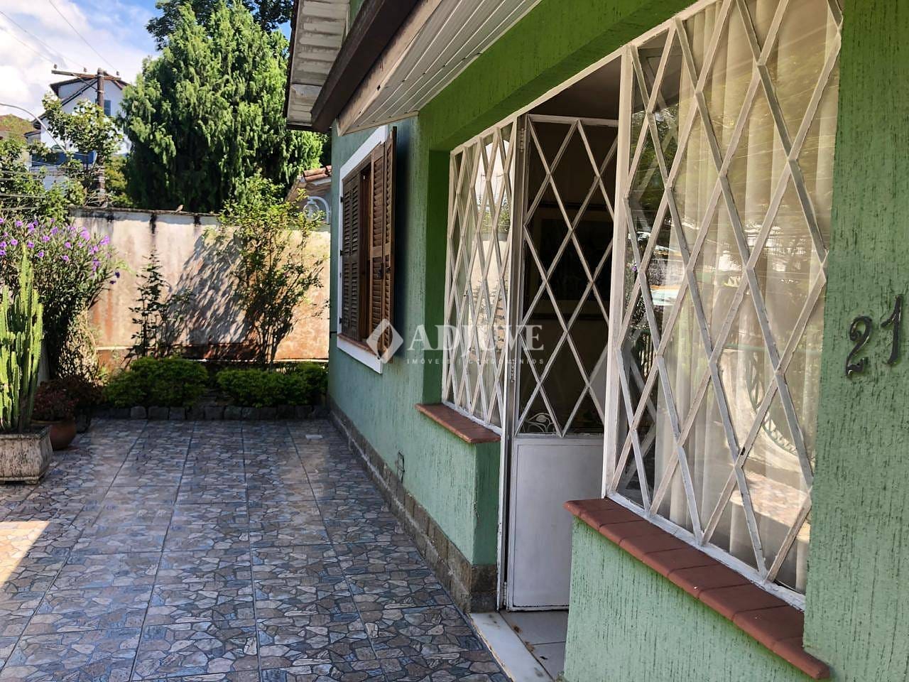 Casa à venda com 3 quartos, 250m² - Foto 2