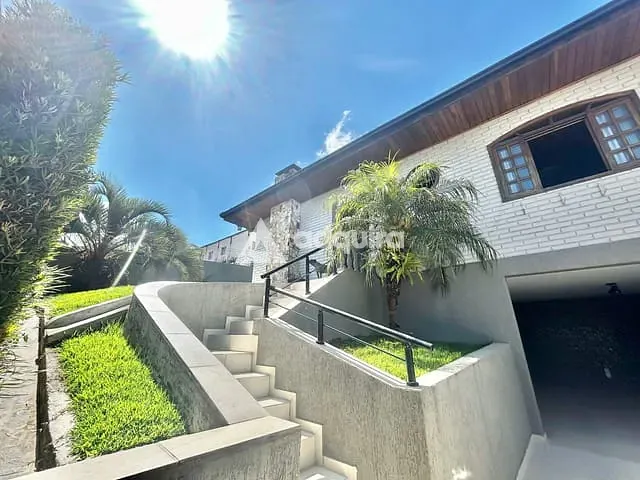 Casa com 785m² 4 quartos e 3 banheiros, à venda, no bairro Ronda em Ponta Grossa
