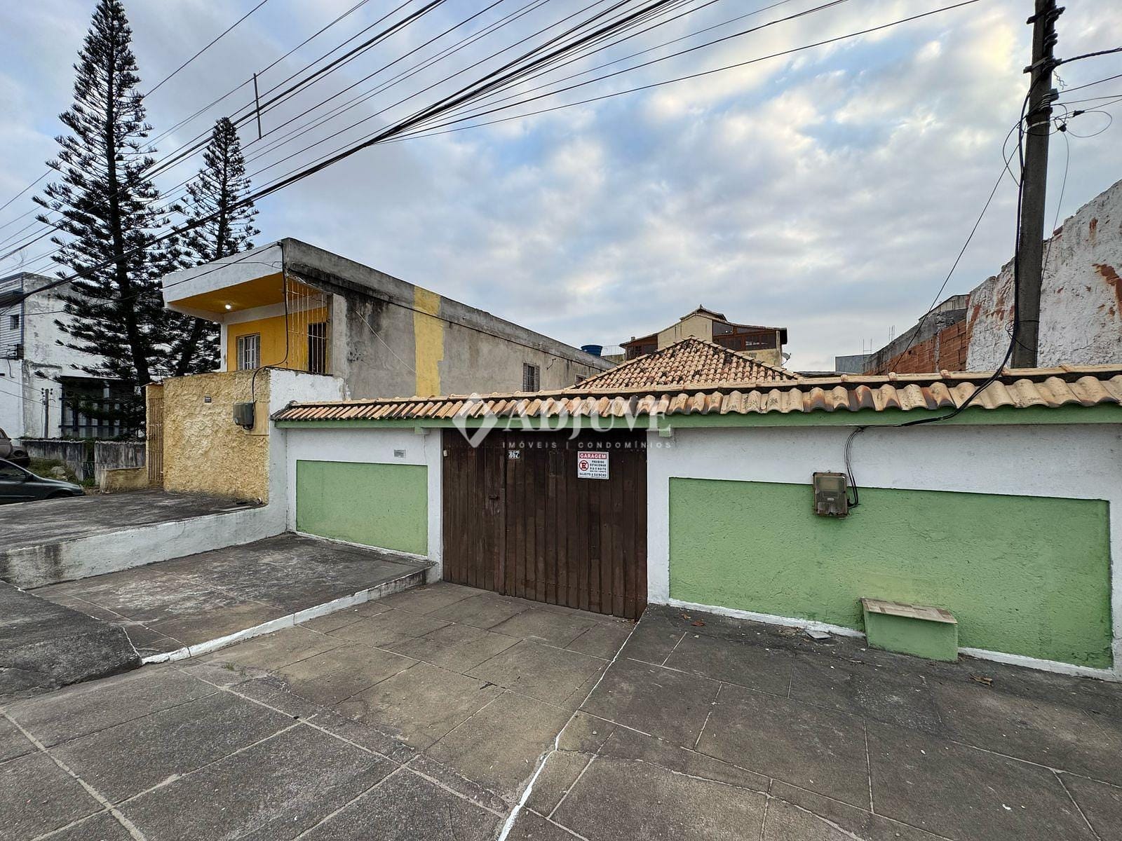 Casa à venda com 6 quartos, 114m² - Foto 42